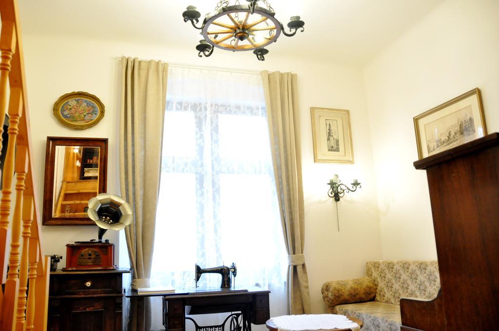 Traditional Slovak Apartment Bratislava Exterior foto